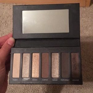 Younique Moodstruck Palette 1